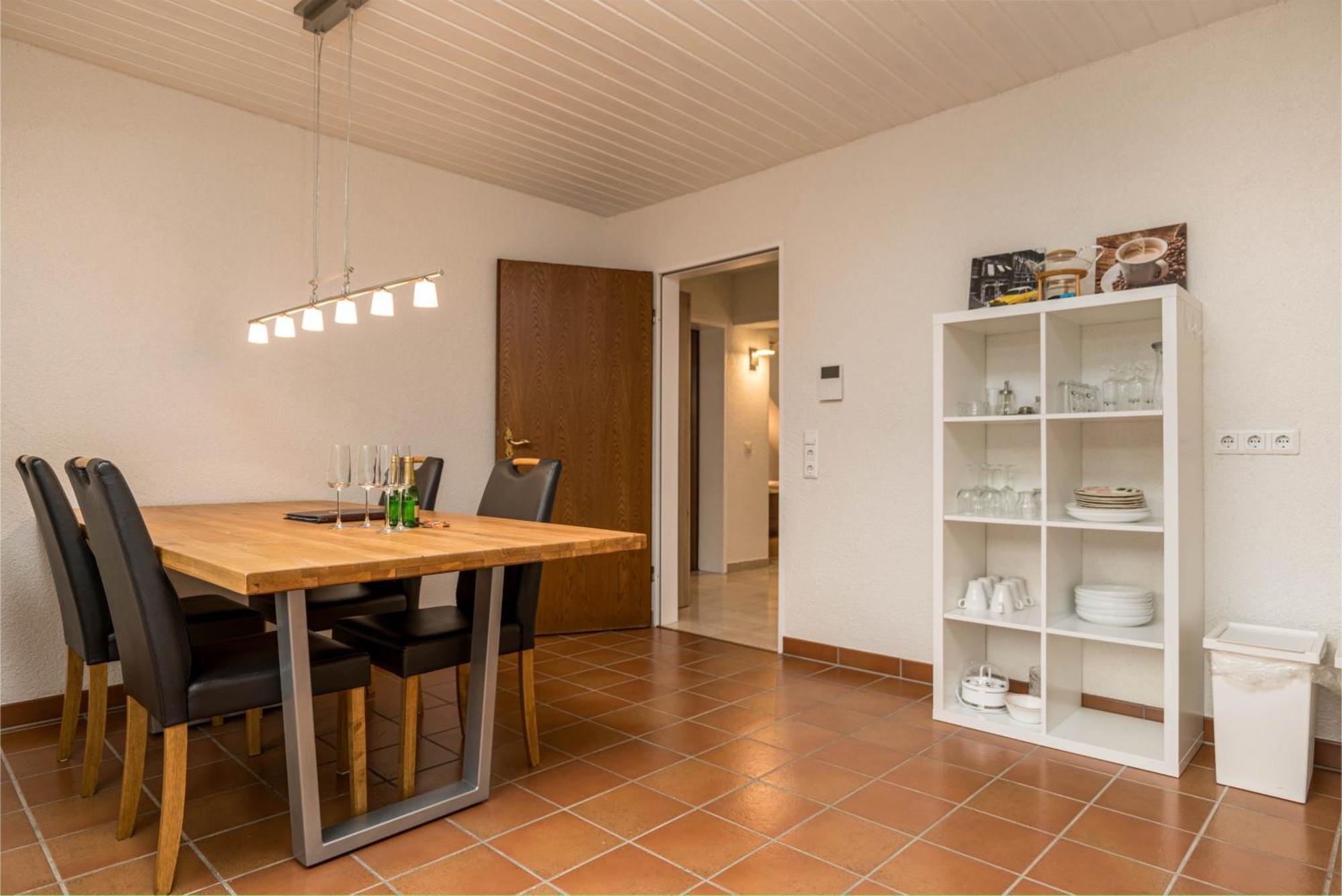 Riesling Appartement For 2 - 4 People - Billiards - Balcony With Mosel View - Parking - Wine Barrel Bar - Fully Equipped Kitchen - Netflix - Waiputv - 3 Km From Cochem Klotten Exterior photo