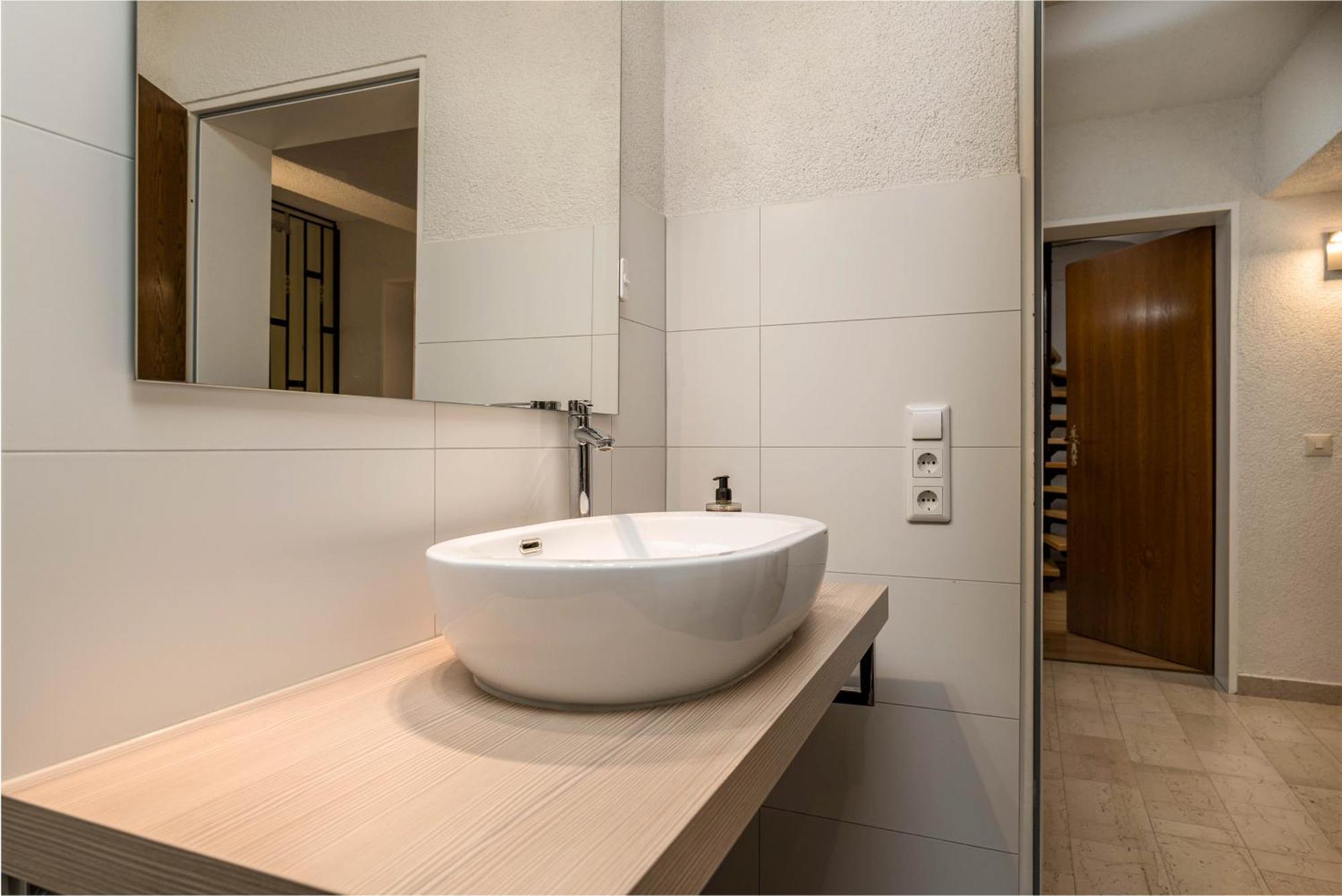 Riesling Appartement For 2 - 4 People - Billiards - Balcony With Mosel View - Parking - Wine Barrel Bar - Fully Equipped Kitchen - Netflix - Waiputv - 3 Km From Cochem Klotten Exterior photo