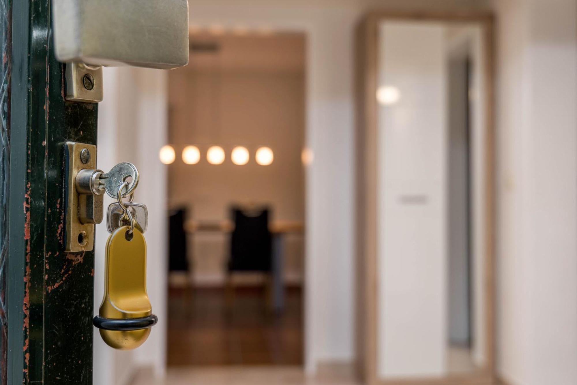 Riesling Appartement For 2 - 4 People - Billiards - Balcony With Mosel View - Parking - Wine Barrel Bar - Fully Equipped Kitchen - Netflix - Waiputv - 3 Km From Cochem Klotten Exterior photo